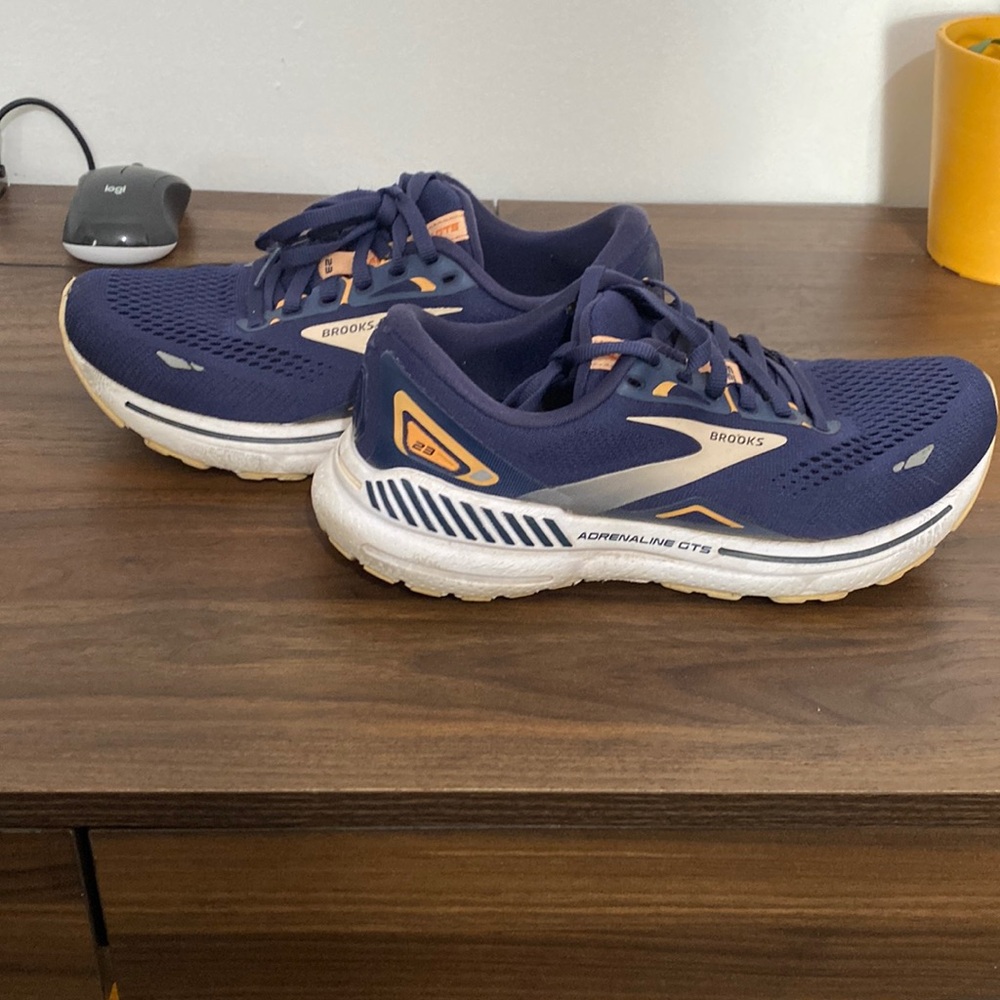 Womens Brooks Adrenaline 23